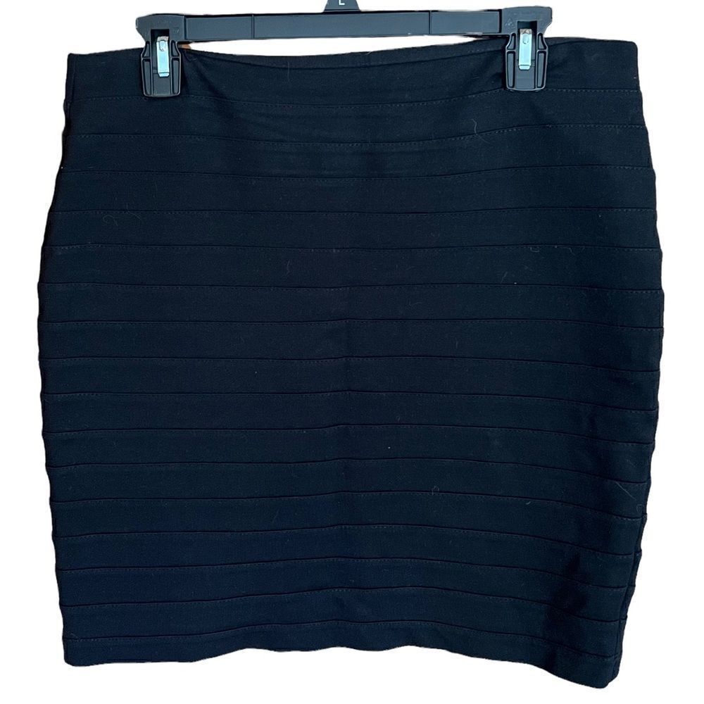 Dalia Collection Black Mini Band‎ Skirt with back zipper women's size 8